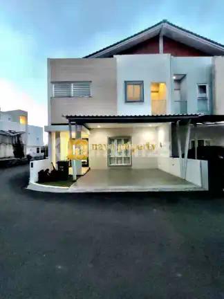 Rumah Bagus Posisi Hook Tanah Luas Dalam Cluster Di Lebak Bulus