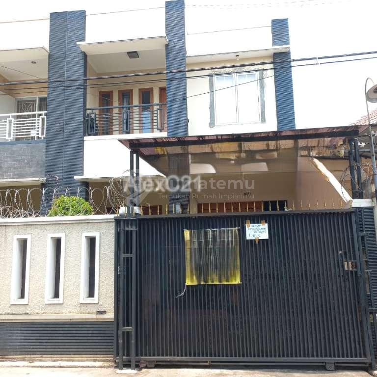 Dijual rumah cantik garasi 1 mobil dan carport 1 mobil di Kebon Jeruk, Sukabumi Utara Jakarta Barat