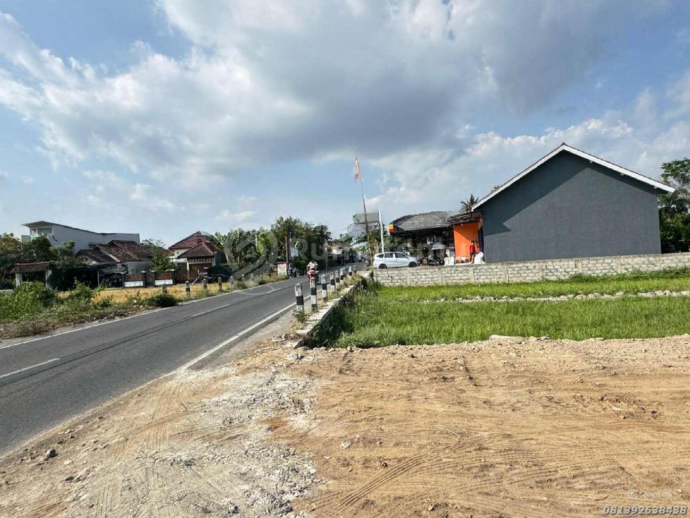 Tepi Jalan Raya Sidokarto Godean, Tanah SHM Jogja Barat Dijual