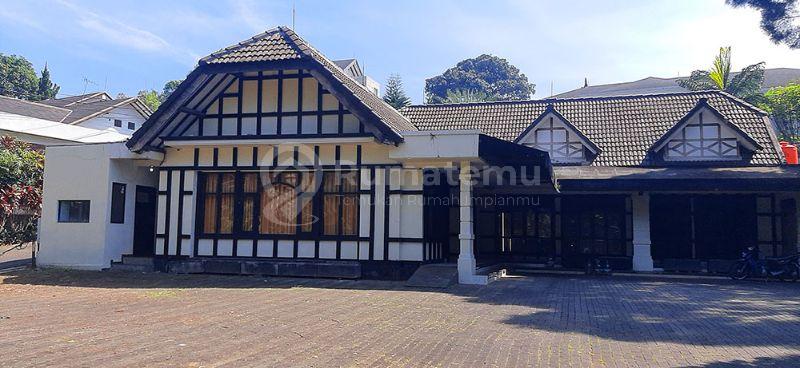 Bangunan Eks. Resto dan Butik Hitung Tanah 800 m2 SHM Lokasi Premium Super Strategis di Kawasan Dago Bandung 