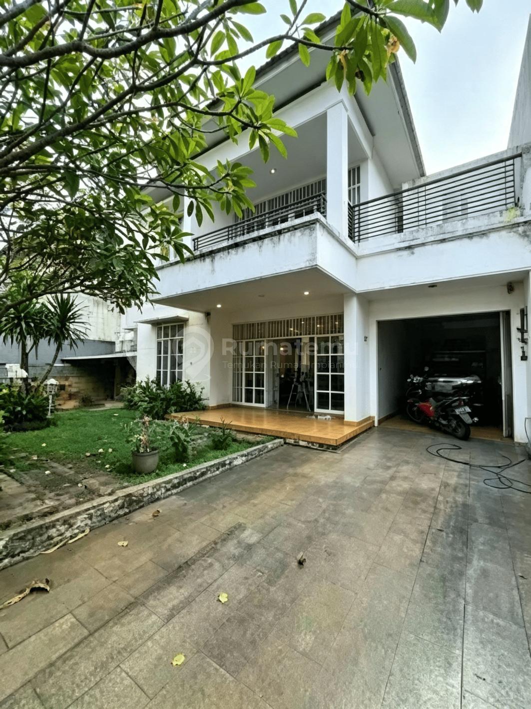 Rumah Bagus Tanah Luas Lokasi Strategis Di Pondok Indah
