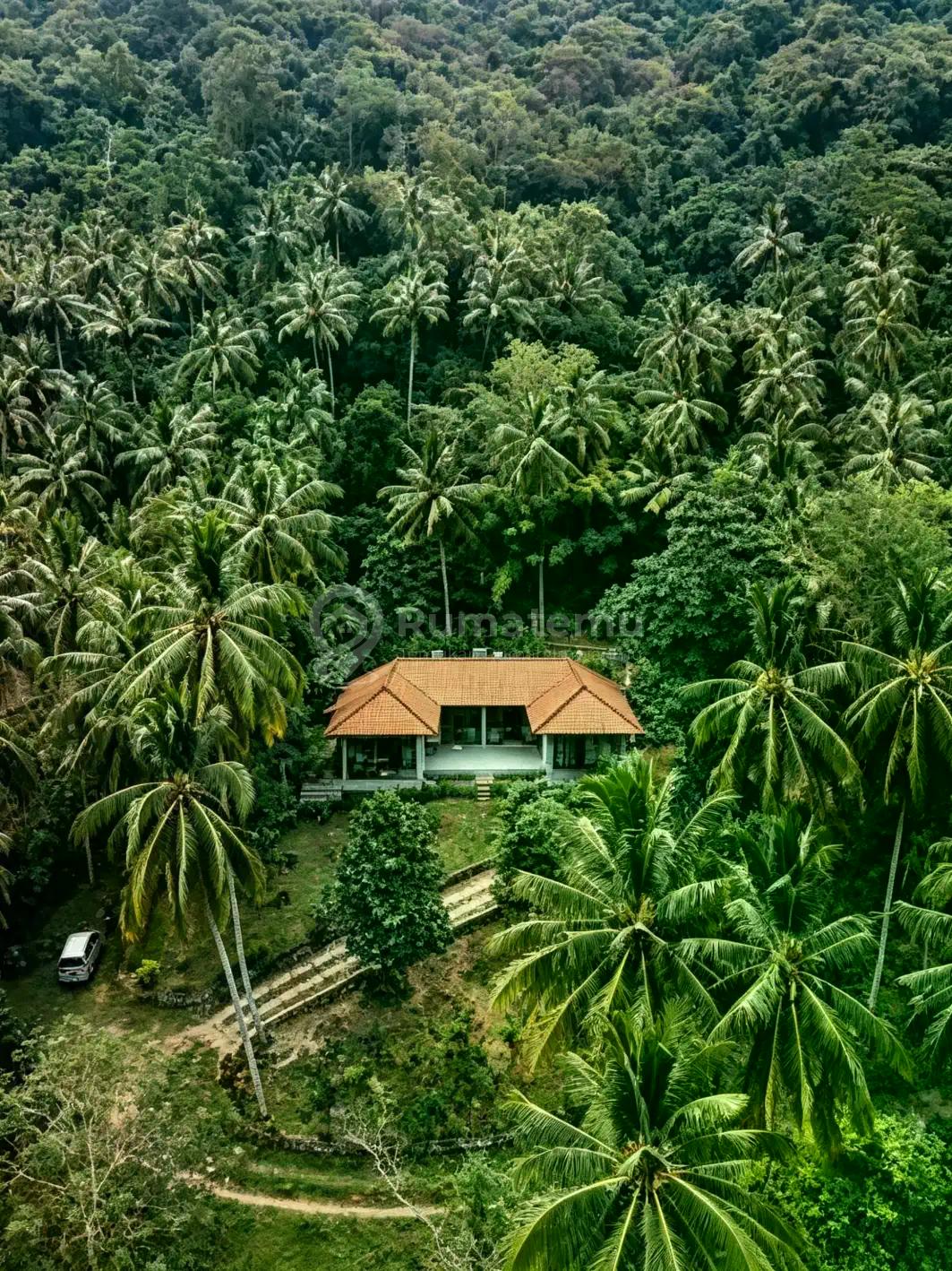 Rv-2908 A Luxurious 3-Bedroom Retreat With Spectacular Views In Kerandangan, Lombok