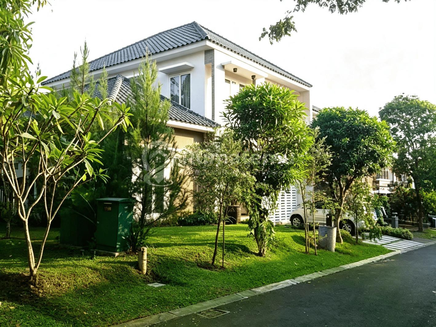 Dijual Rumah Di The Green BSD City Hoek Taman asri sejuk Luas Tanah 340 m2 luas bangunan 300 m2 Harga 5,95 Miliar nego tipis