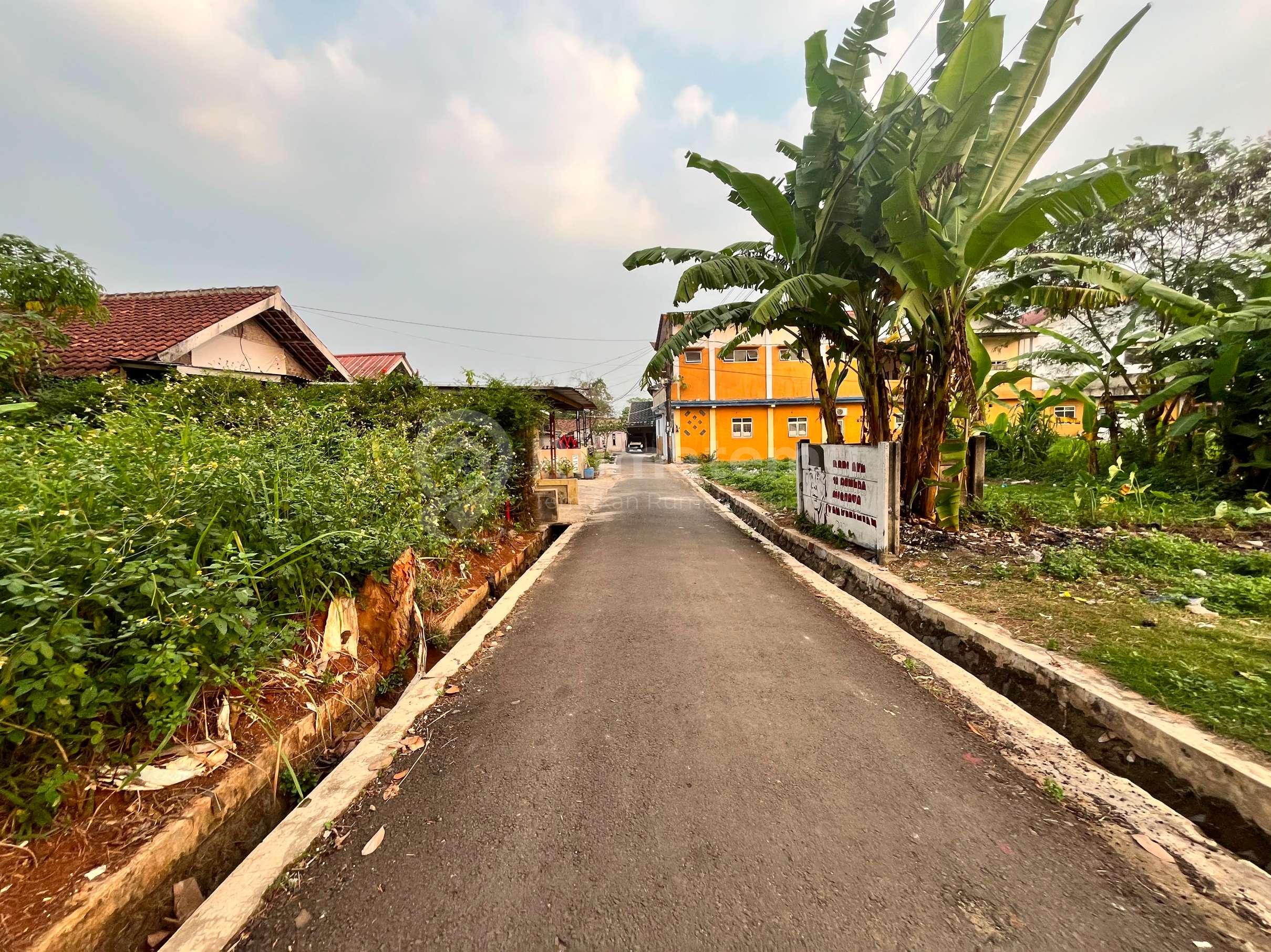 Tanah Kavling Legok 200 Meter ke Alun Alun - SHM 1Jtan - Strategis Dekat Tol