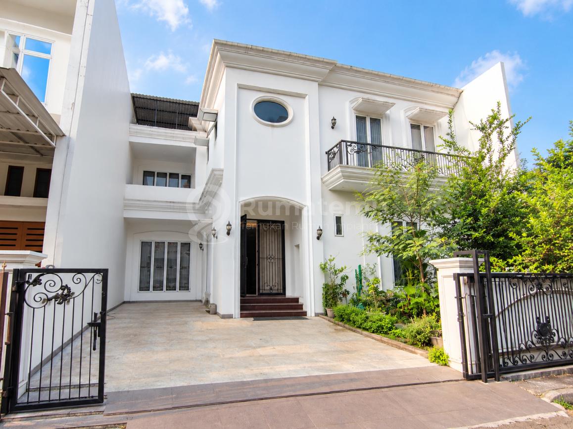 RUMAH GREEN GARDEN RESIDENCE KOMPLEK EKSKLUSIF JAKARTA BARAT