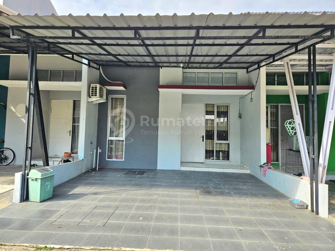Rumah minimalis sudah direnovasi Lokasi dekat Stasuin KA di Cluster Royal London Mutiara Gading City Bekasi