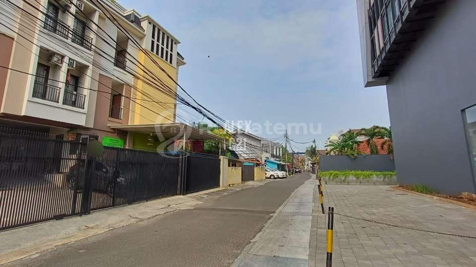 Jual rumah kost 2 lantai tempat strategis di Mampang Prapatan, Jakarta Selatan