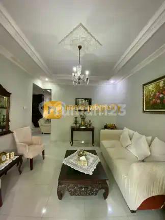 Rumah Bagus Asri Dalam Komplek Strategis di Kayu Putih Jakarta