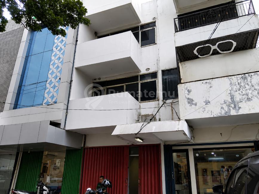 Disewakan Ruko 3 lantai Row jalan 4 mobil di Kebayoran Lama, Grogol Selatan, Kebay