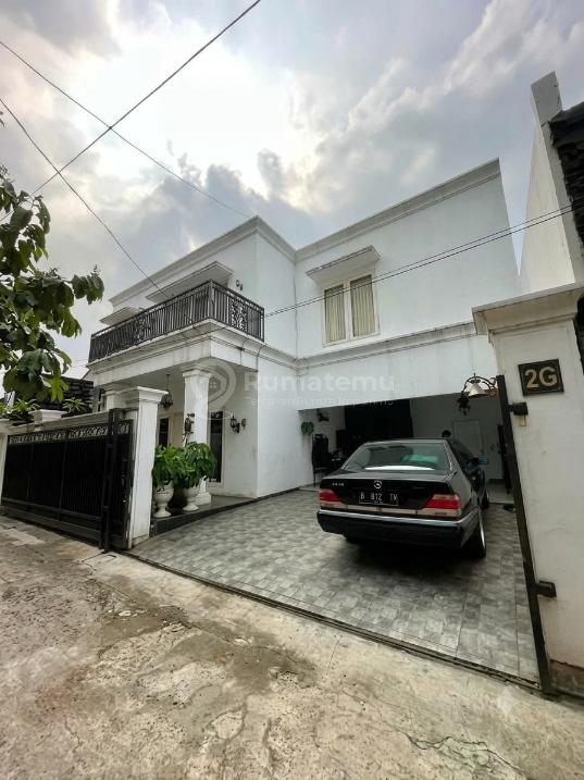 Rumah 2 Lantai Akses Jalan Lebar di Cilandak