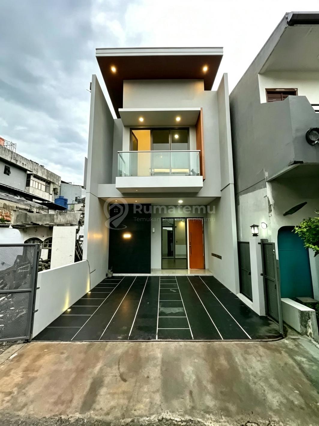 Rumah Brand New Dalam Komplek Eksklusif Pasar Minggu