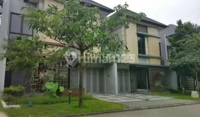 Rumah 2 lantai siap huni lokasi strategis dekat kampus dekat mall dekat tol 3 kamar tidur Eminent Precia BSD