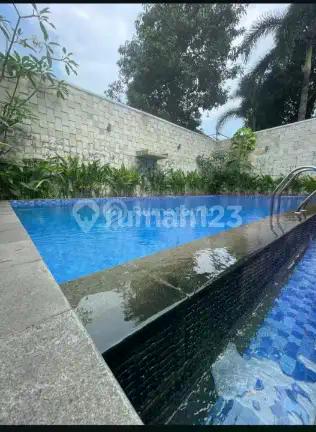 Rumah Cantik Siap Huni With Pool Strategis Siap Nego