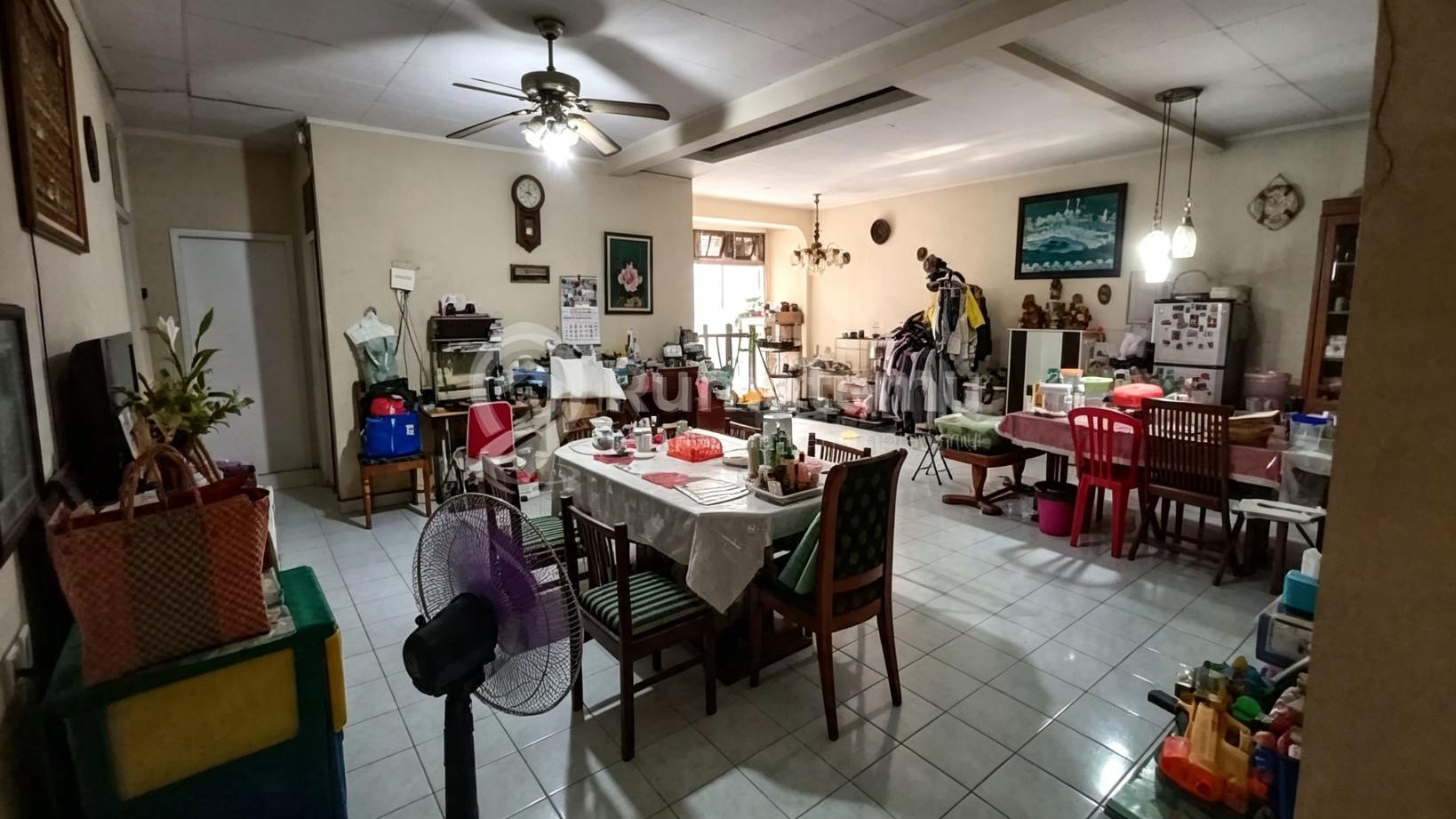 Dijual rumah Akses 2 jalan mobil Komplek di area Tanah Kusir, Kebayoran Lama Selatan