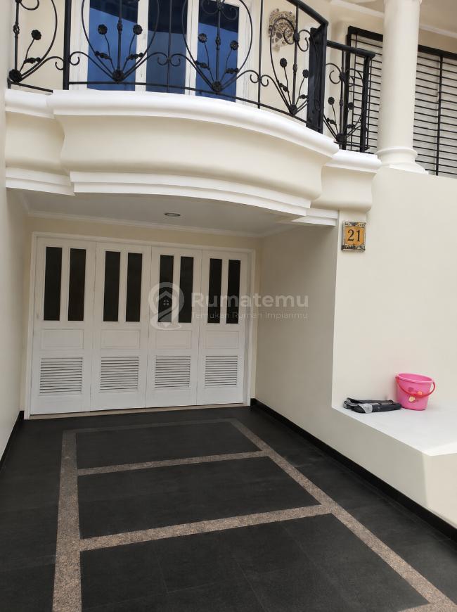 Rumah Pantai Indah Kapuk Uk 7x25 Semi Furnish 3 Lantai