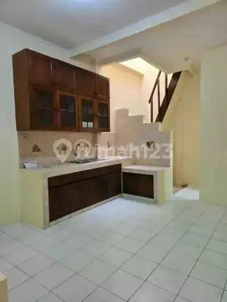 Rumah Budi Indah 2 lantai Baru Renov Siap Huni
