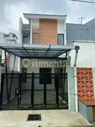 Rumah Baru Lokasi Strategis di Cempaka Putih