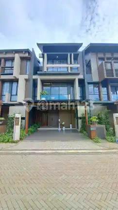 Rumah Cantik 3 Lantai Siap Jadi Milik Kalian Wynyard Hiera Bsd