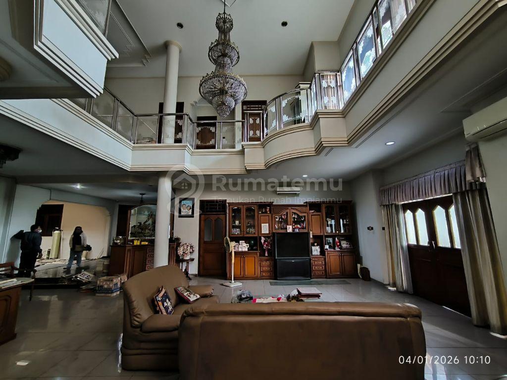 Dijual Rumah Strategis Pinggir Jalan Boulevard Citra 2 JakBar Hook Furnished