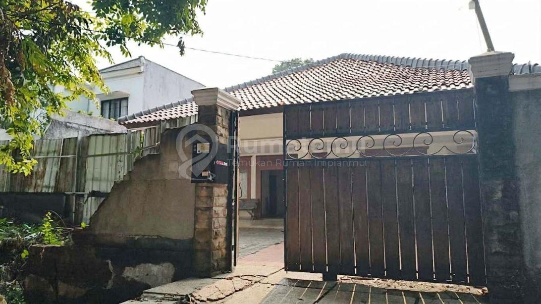 Hunian Dengan Lahan Luas, Siap Huni di Area Bagus 