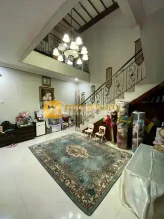 Rumah Bagus Asri Dalam Komplek Strategis di Kayu Putih Jakarta