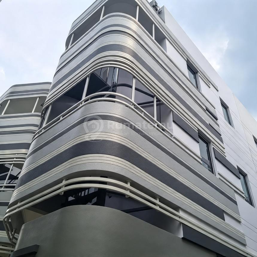 Dijual Rumah Kos Eksclusive + Swimming Pool Harga Menarik di Vanya Park BSD