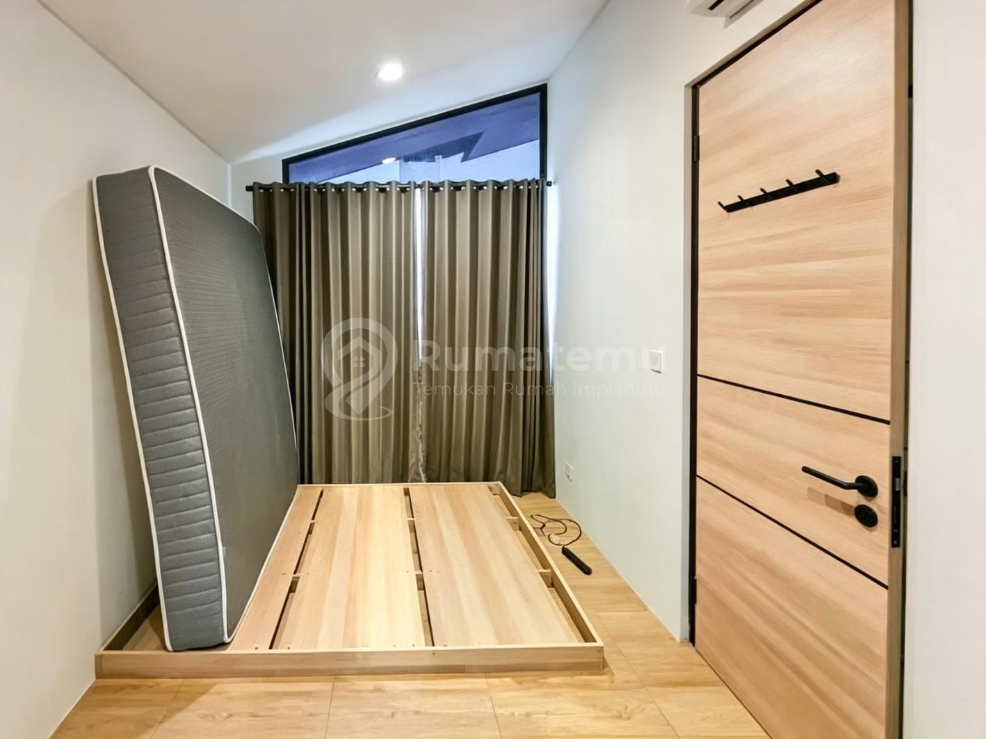 Rumah Dibawah 1 M di Lippo Karawaci, Tangerang, Rumah Siap Huni, Barat