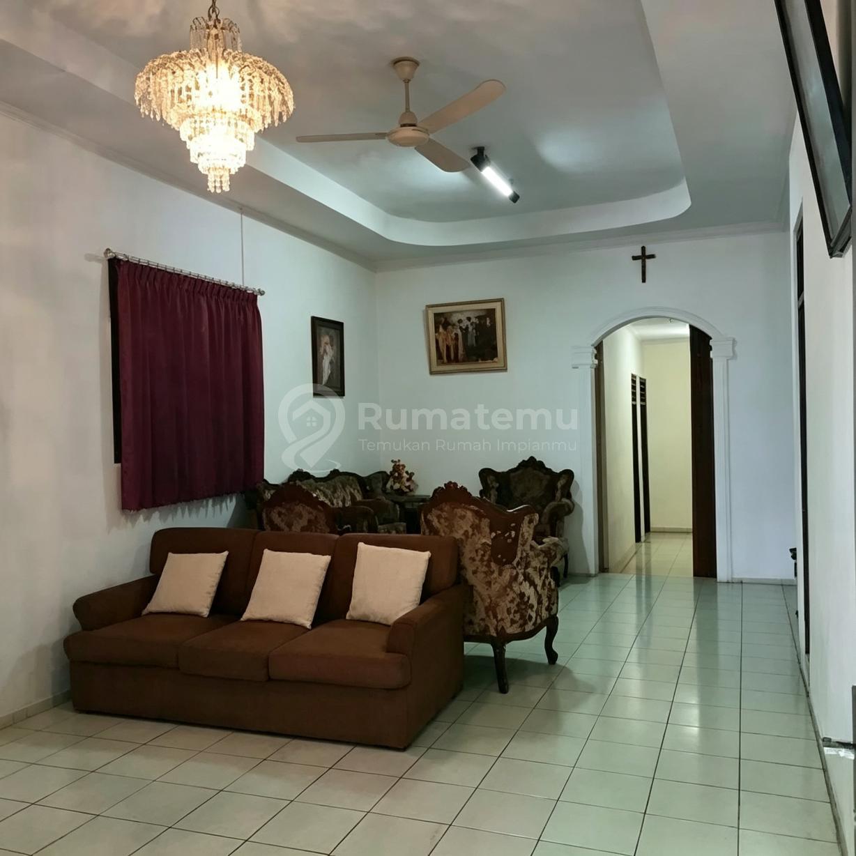 Dijual Rumah Strategis Harga Menarik di Kebayoran Lama Selatan