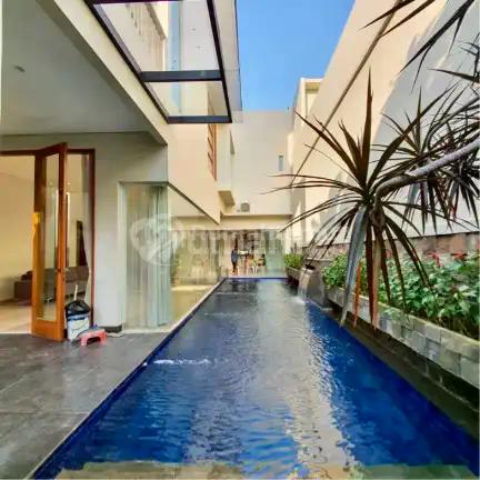 Rumah mewah siap huni di Kemang