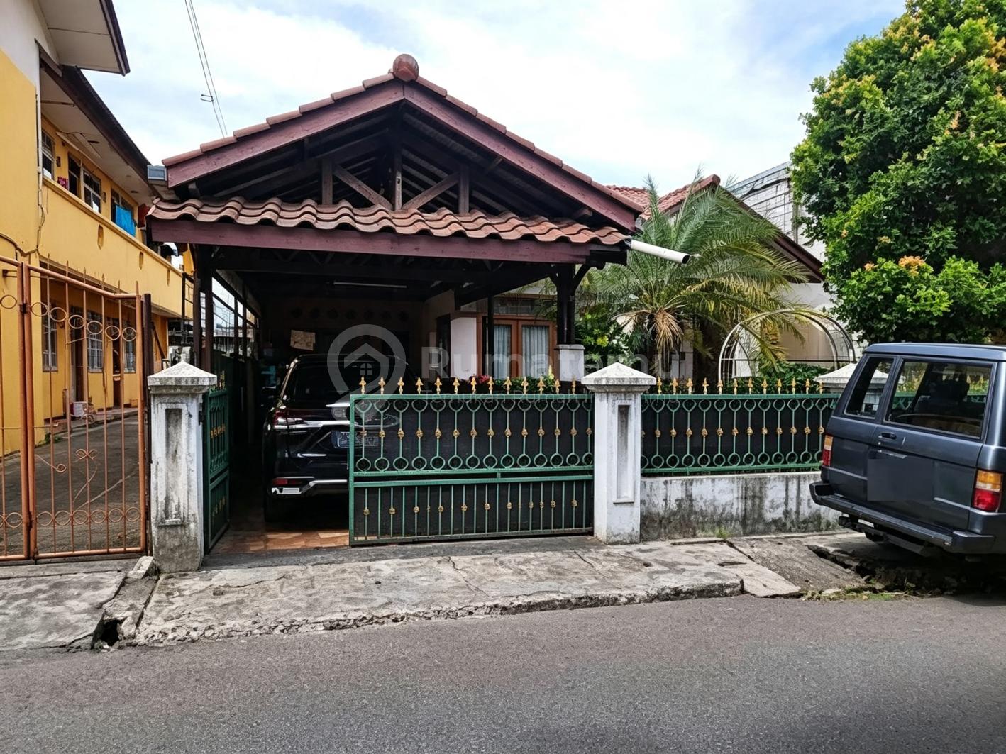 Dijual BU rumah Akses 2 jalan mobil Posisi dekat ke mana-mana di area Cipulir, Cidodol Kebayoran Lama Jakarta