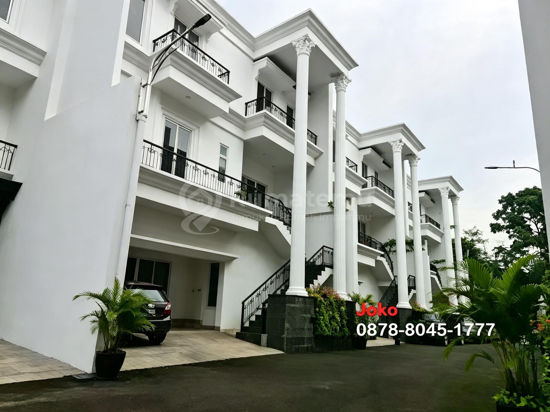 HOT SALE  Promo harga terbaik .Rumah Baru dan mewah design Modern Klasik siap huni dalam Cluster di area prestisius Cilandak, Jakarta Selatan.