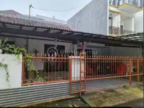 HOT SALE:  Jarang ada.  Rumah harga bawah pasaran di dalam Komplek Perumahan Tebet. Lokasi IStimewa,