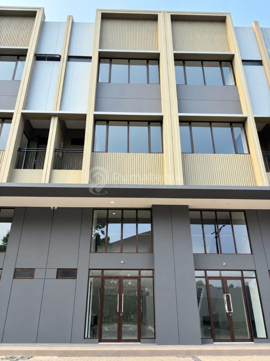 Ruko 2 Muka, 3,5 Lantai di Hampton East Studio Loft Gading Serpong