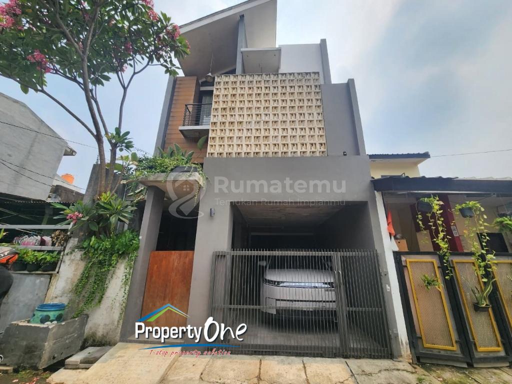 Jual Rumah 3 Lantai Full Furnished di Vila Pamulang, Konsep Minimalis Industrial, Dekat Tol BSD, Global Islamic School, ACE Hardware & INFORMA