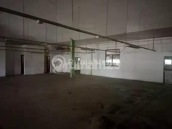Taman Tekno Gudang 3 Lantai Dilengkapi Lift Kapasitas 2Ton