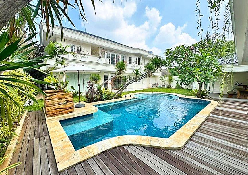 Dijual cepat termurah rumah mewah swimming pool luas 966 m2 dekat Citos Cilandak 