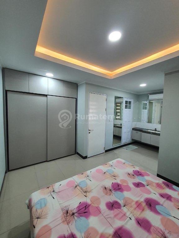 DIJUAL Rumah Semi Furnished 2 Lantai di Taman Kopo Indah 3 Springville
