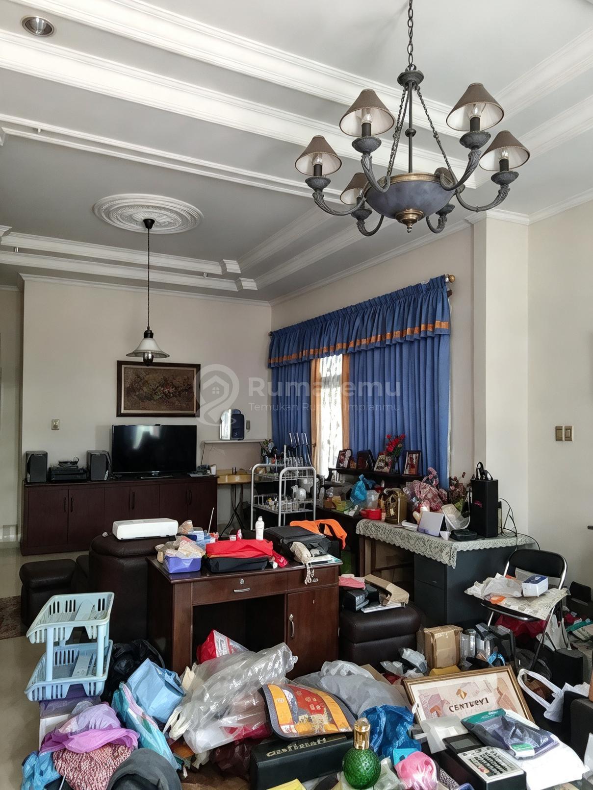 Dijual Cepat Rumah Pluit Hook Kondisi Rumah Bagus Parkir Luas di Dalam Komplek