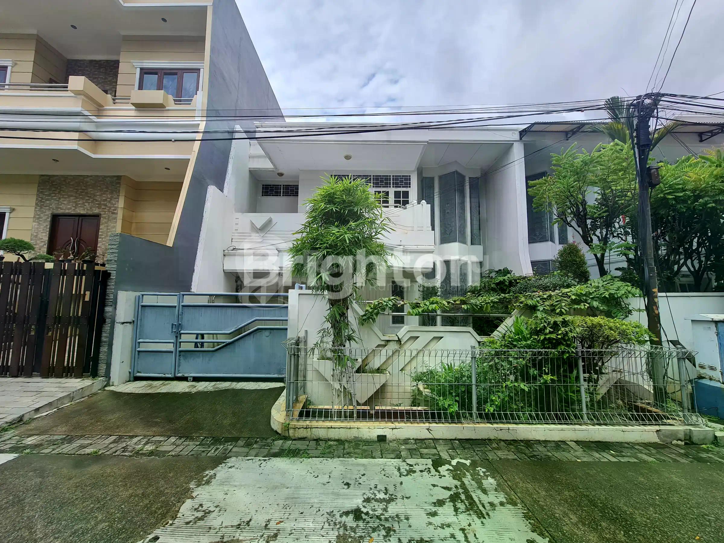 DIJUAL RUMAH GREEN GARDEN,3 KT 200 M2,KEBON JERUK~JAKARTA BARAT