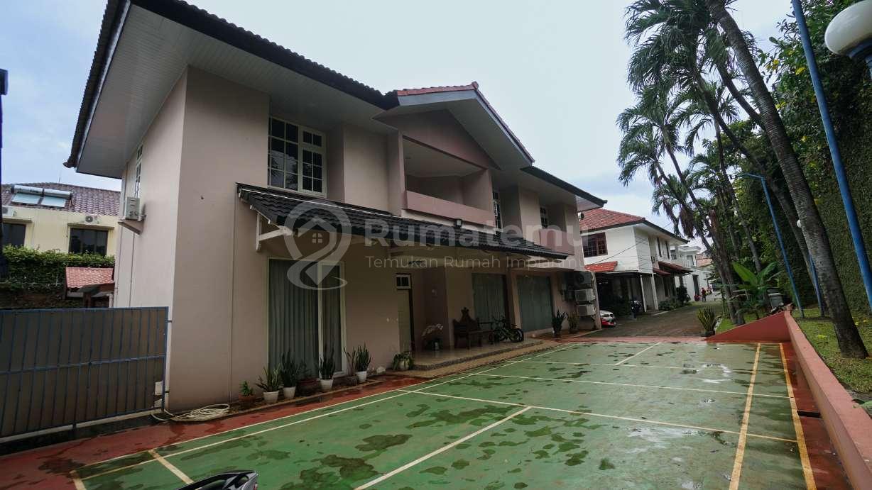 Dijual rumah baru dan mewah terdapat swimming pool full renov di Cipete, Kebayoran Baru, Jakarta