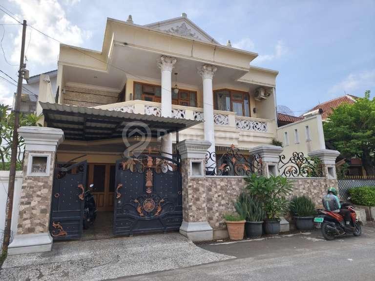 Rumah Classic Kayu Jati 6KT SHM di Tebet Timur Jakarta Selatan