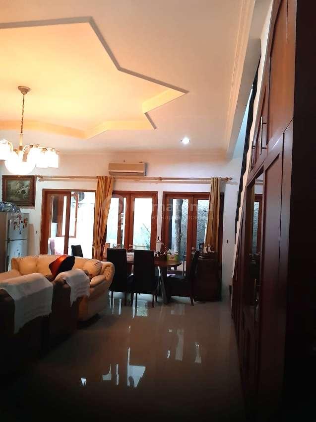 Rumah Melati Mas. 2 Lantai. 10X20. Jalan 2 Mobil. Siap Huni