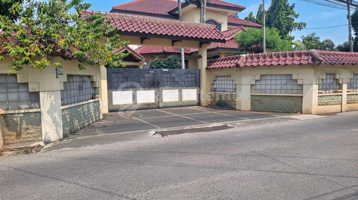 Rumah Hoek Extra Luas Jatibening Baru Pondok Gede Bekasi
