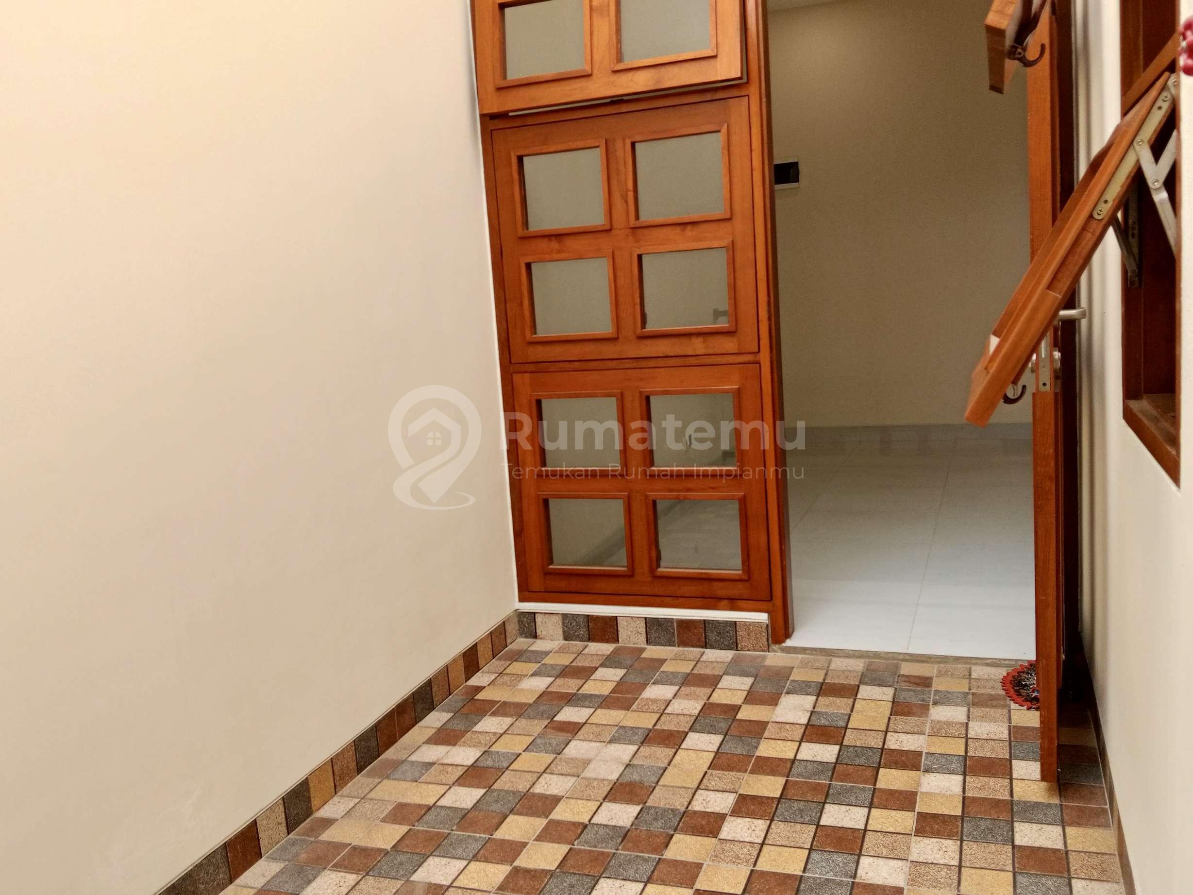 Dijual rumah nyaman lokasi strategis dekat Sektor 9 Bintaro MT 0246