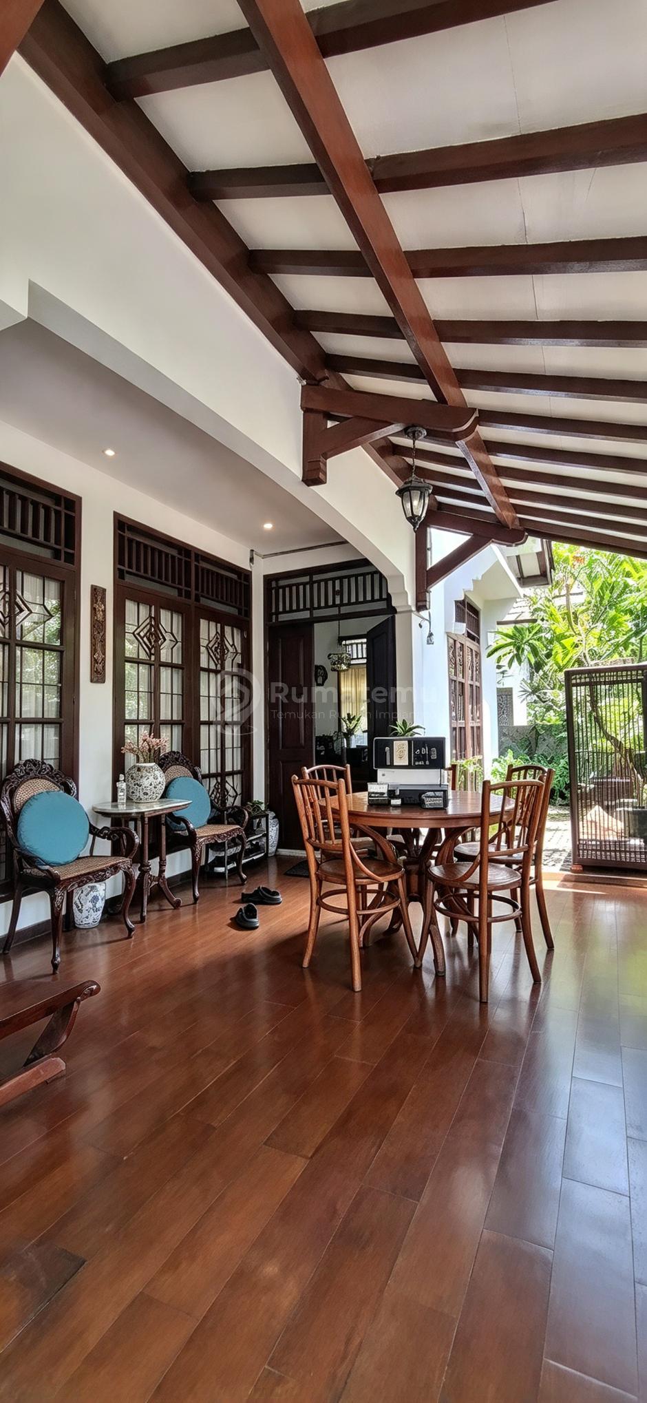 Disewakan Rumah Lokasi Strategis Harga Menarik di Bintaro Sektor 5