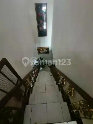 Dijual Rumah Duren Sawit !! Jl Mawar Merah, 5+1 KT Ada Mezzanine, SHM On Hand Hanya 3.5M !!
