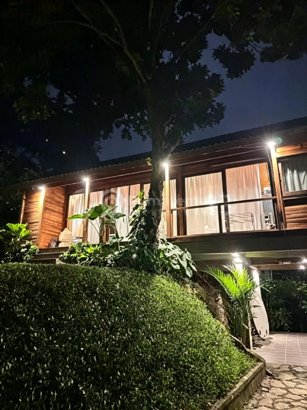 Rv-3303 Freehold Wooden Mountain Villa Sanctuary Near Balian Beach