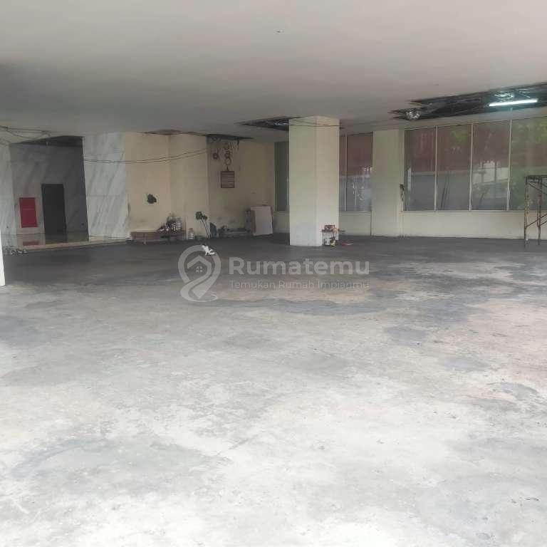 Dijual dan Sewa gedung strategis di Mampang Prapatan, Jakarta Selatan