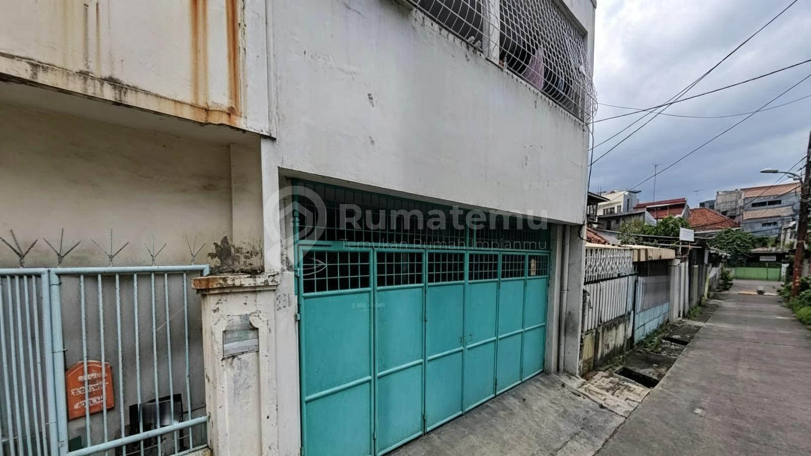 Dijual rumah dengan Akses 1 mobil lebih Lokasi Strategis di Area Keadilan, Glodok, Taman Sari, Jakarta Barat