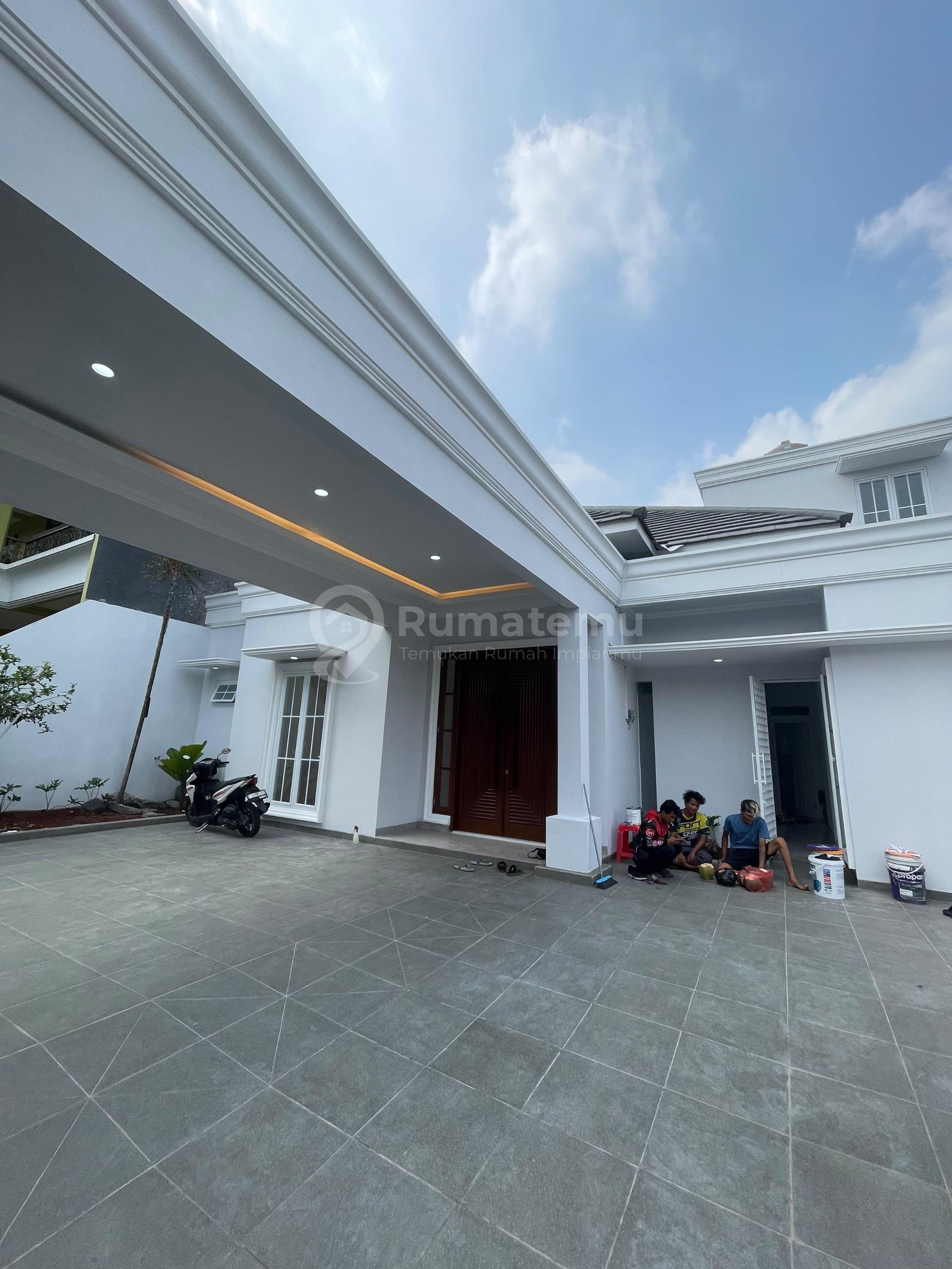 DIJUAL RUMAH BARU AMERICAN CLASSIC, AREA LEBAK BULUS JAKARTA SELATAN 